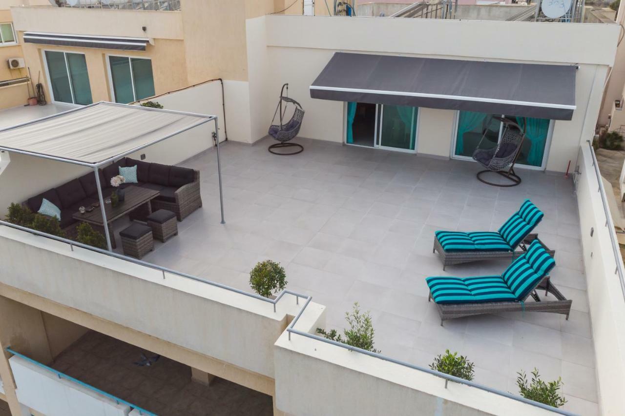 The Coral Penthouse Apartment Larnaca Exterior photo